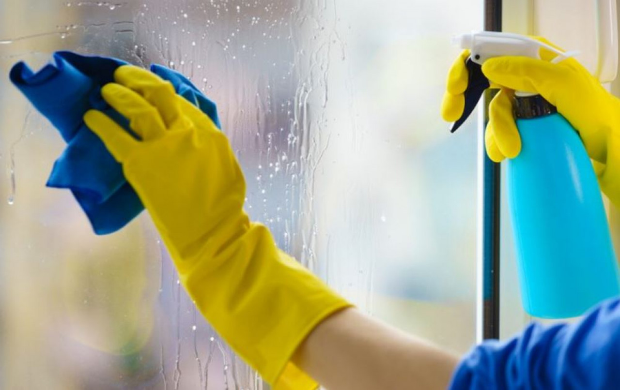tips membersihkan jendela rumah