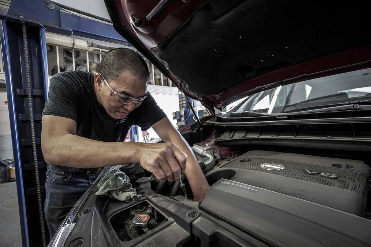 mesin mobil berbunyi